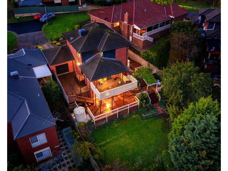 8 Appleberry Place, South Morang VIC 3752