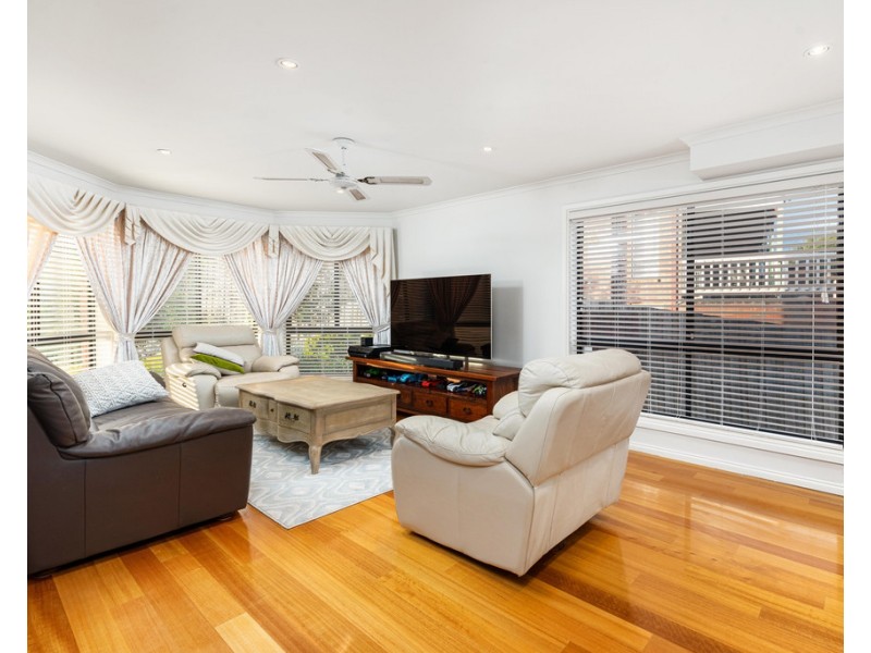 8 Appleberry Place, South Morang VIC 3752