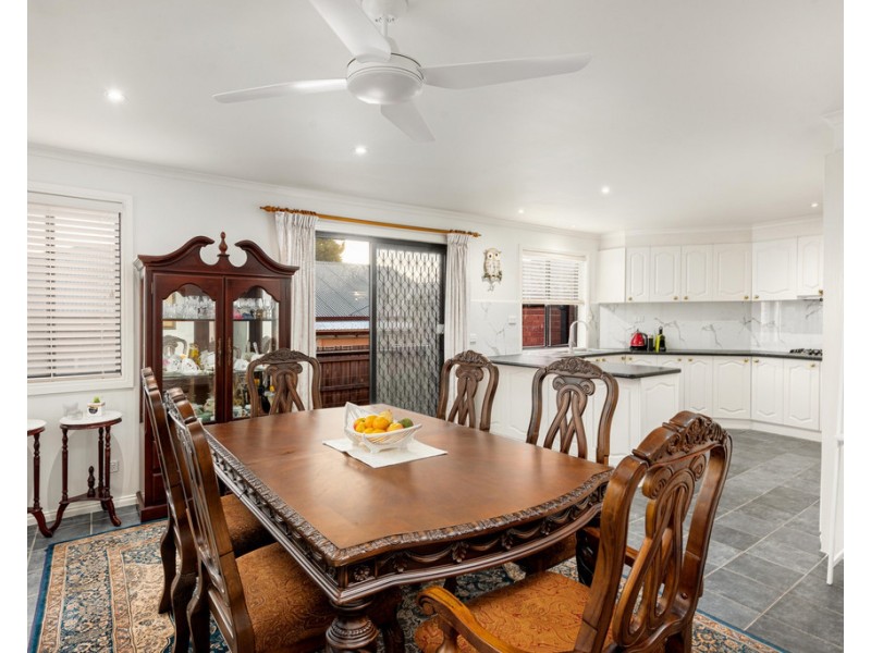 8 Appleberry Place, South Morang VIC 3752