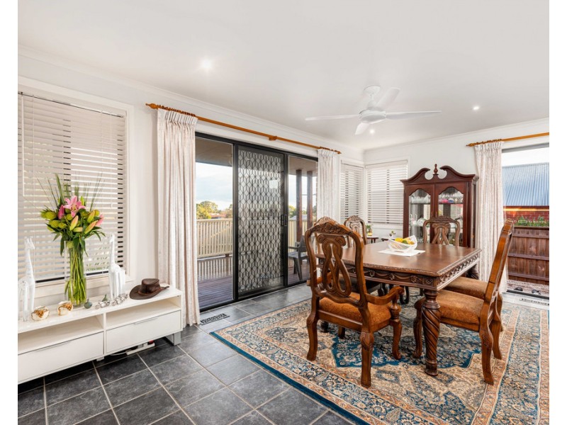 8 Appleberry Place, South Morang VIC 3752