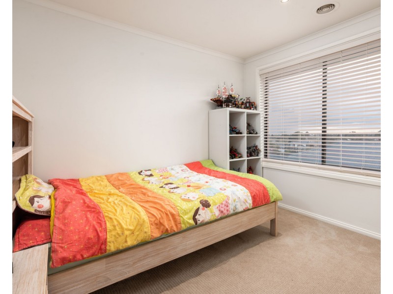 8 Appleberry Place, South Morang VIC 3752