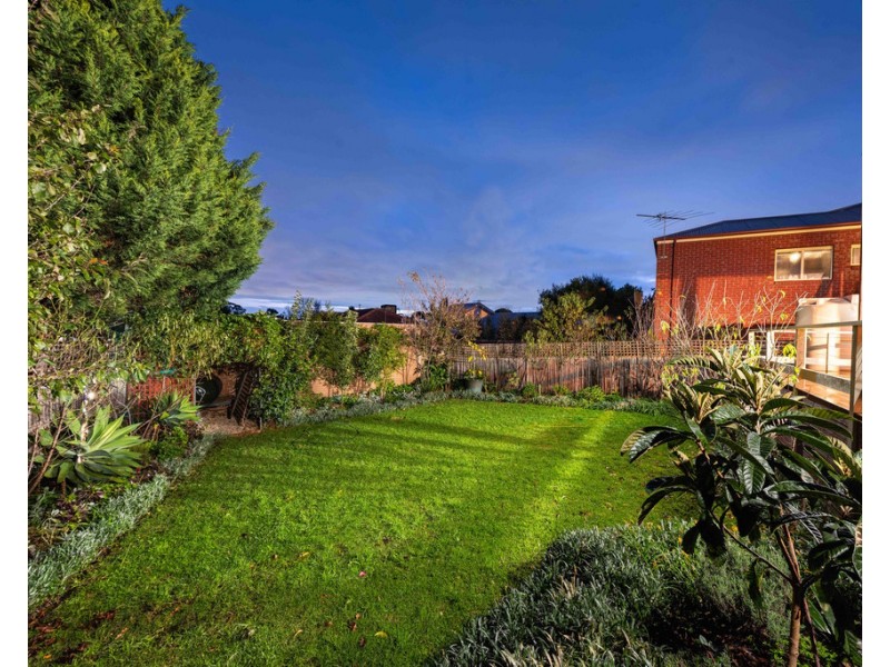 8 Appleberry Place, South Morang VIC 3752