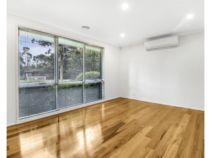 11 Eaglet Court, Mill Park VIC 3082