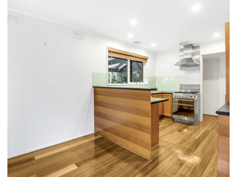 11 Eaglet Court, Mill Park VIC 3082