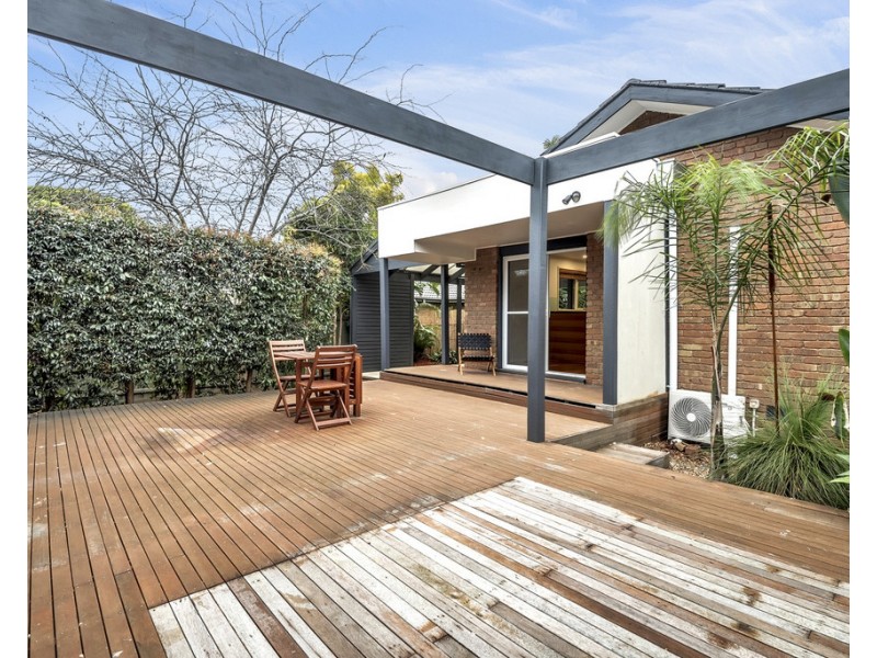 11 Eaglet Court, Mill Park VIC 3082