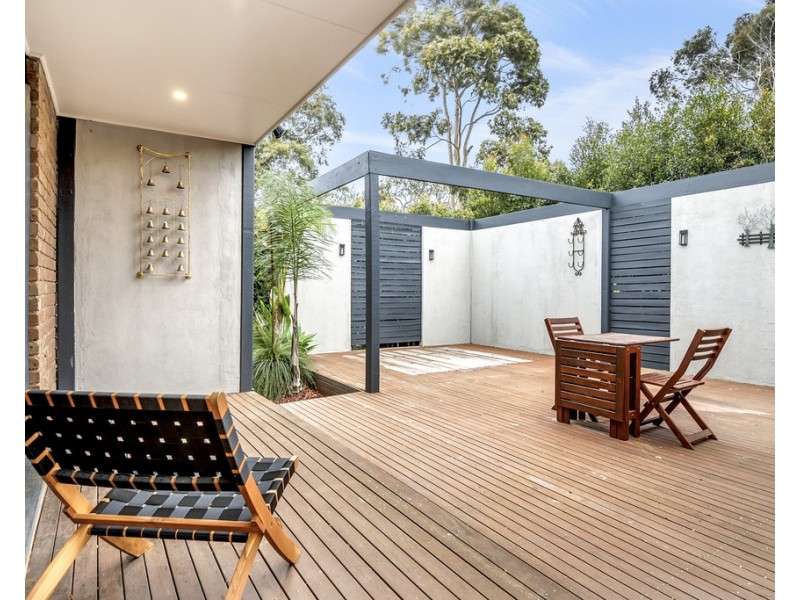 11 Eaglet Court, Mill Park VIC 3082