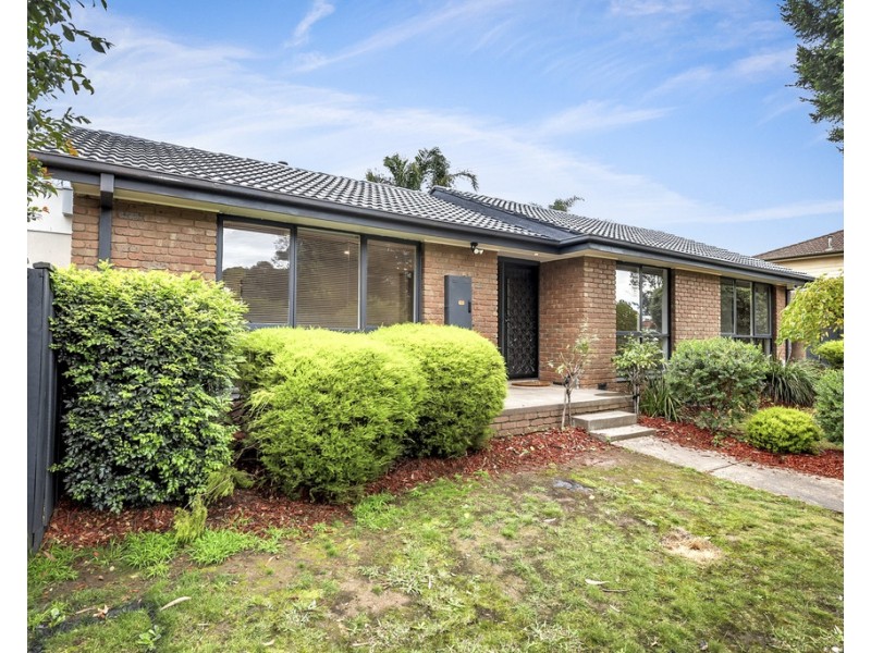 11 Eaglet Court, Mill Park VIC 3082