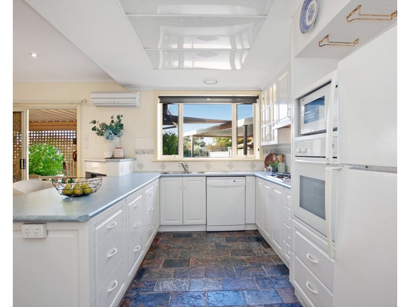 4 Witney Way, Bundoora VIC 3083