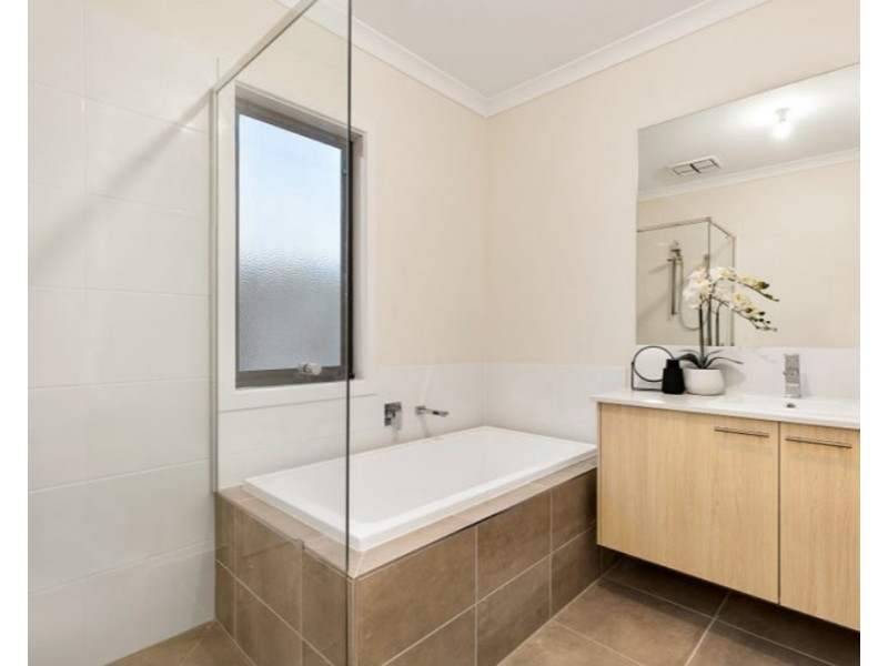 15 Linacre Drive, Bundoora VIC 3083