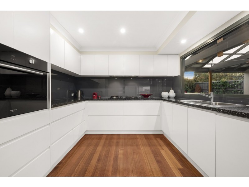 27 Champion Crescent, Bundoora VIC 3083