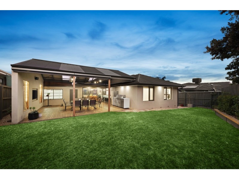 27 Champion Crescent, Bundoora VIC 3083