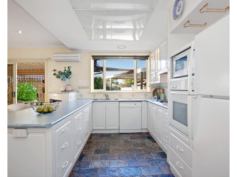 4 Witney Way, Bundoora VIC 3083