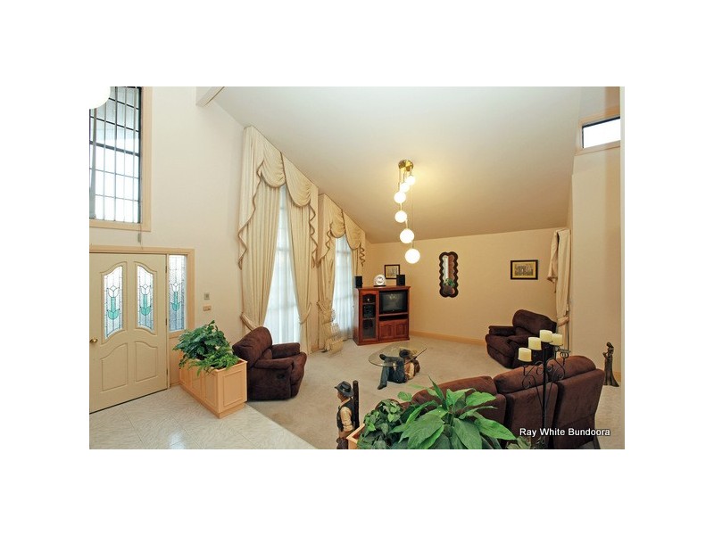 24 Pulford Crescent, Mill Park VIC 3082