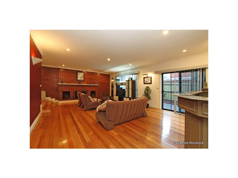 24 Pulford Crescent, Mill Park VIC 3082