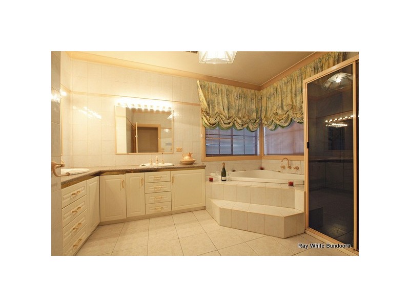 24 Pulford Crescent, Mill Park VIC 3082