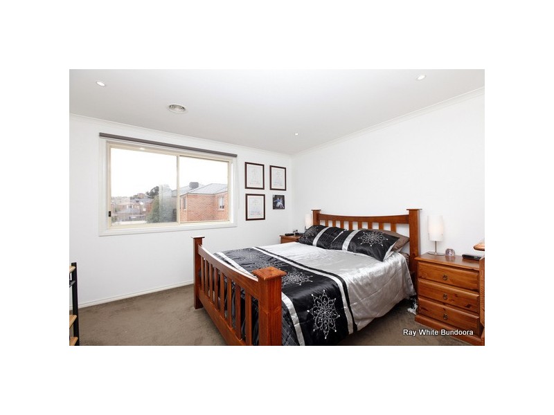 2 Hummingbird Place, South Morang VIC 3752