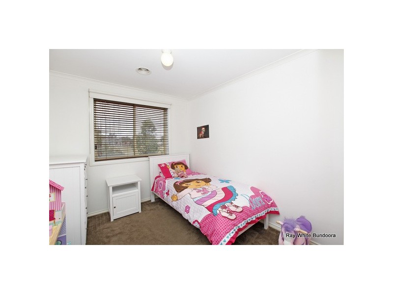 2 Hummingbird Place, South Morang VIC 3752