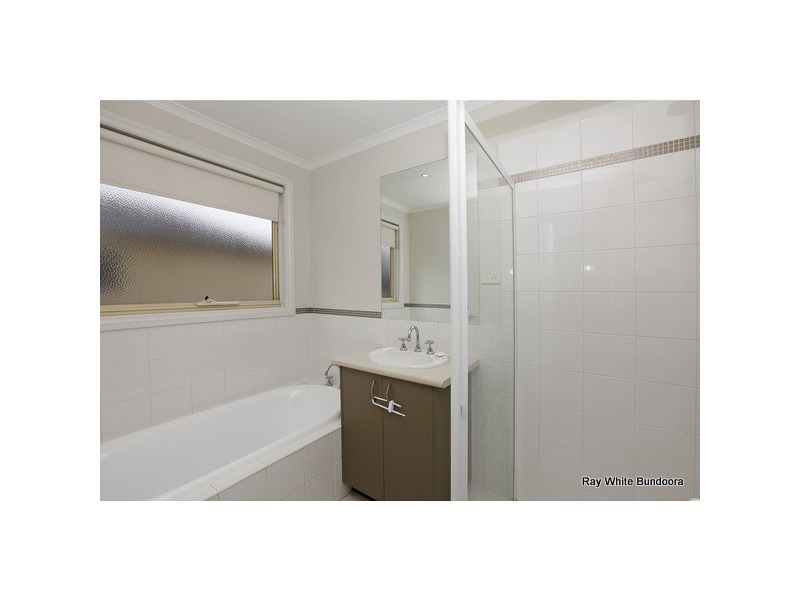 2 Hummingbird Place, South Morang VIC 3752