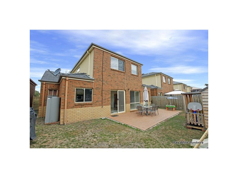 2 Hummingbird Place, South Morang VIC 3752