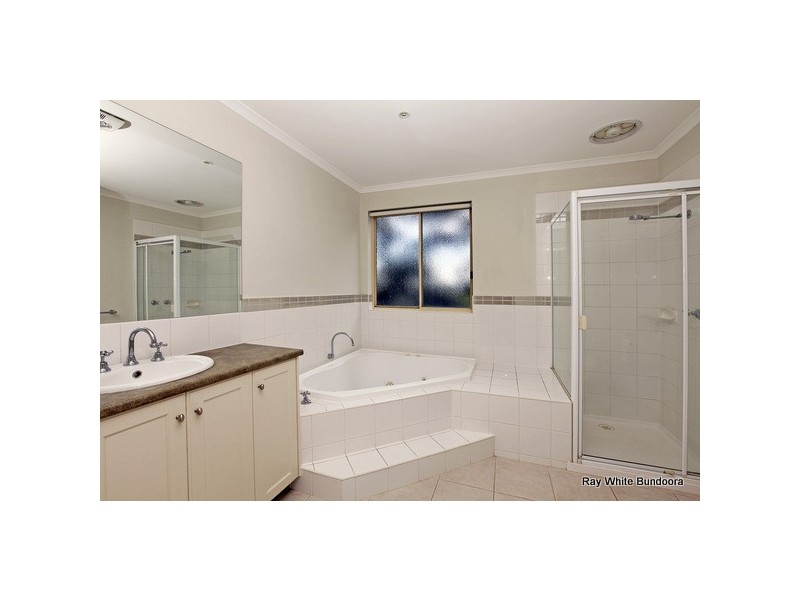 27 Lemon Gum Parade, Bundoora VIC 3083