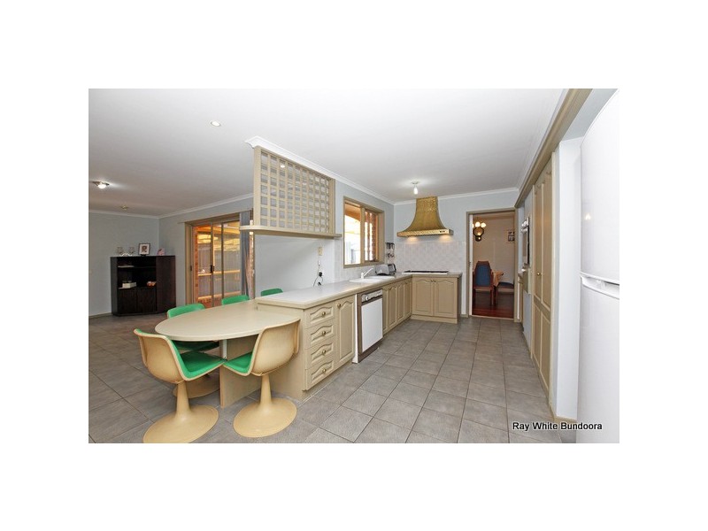 12 Fairwyn Close, Mill Park VIC 3082