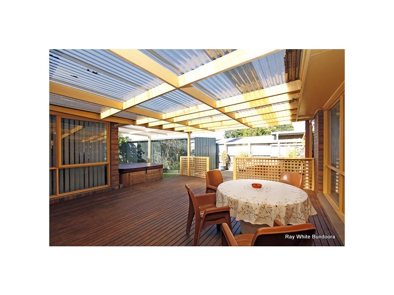 12 Fairwyn Close, Mill Park VIC 3082