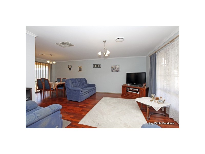 12 Fairwyn Close, Mill Park VIC 3082