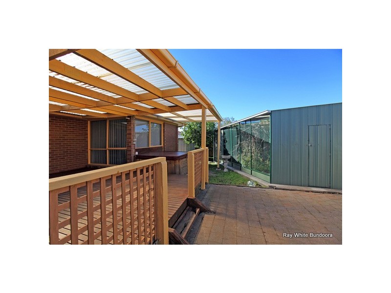 12 Fairwyn Close, Mill Park VIC 3082
