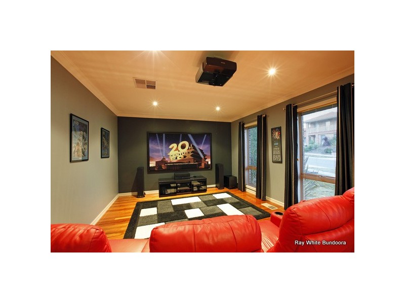 8 Thornholm Road, South Morang VIC 3752