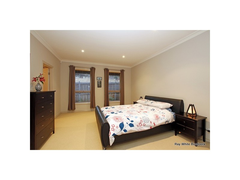 8 Thornholm Road, South Morang VIC 3752