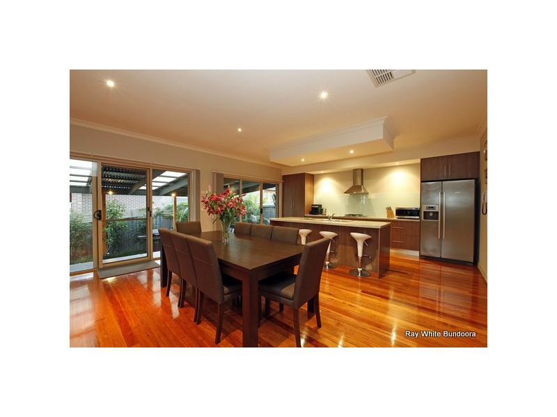 8 Thornholm Road, South Morang VIC 3752