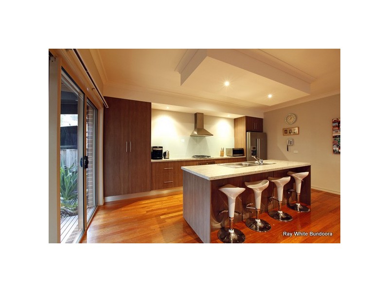 8 Thornholm Road, South Morang VIC 3752