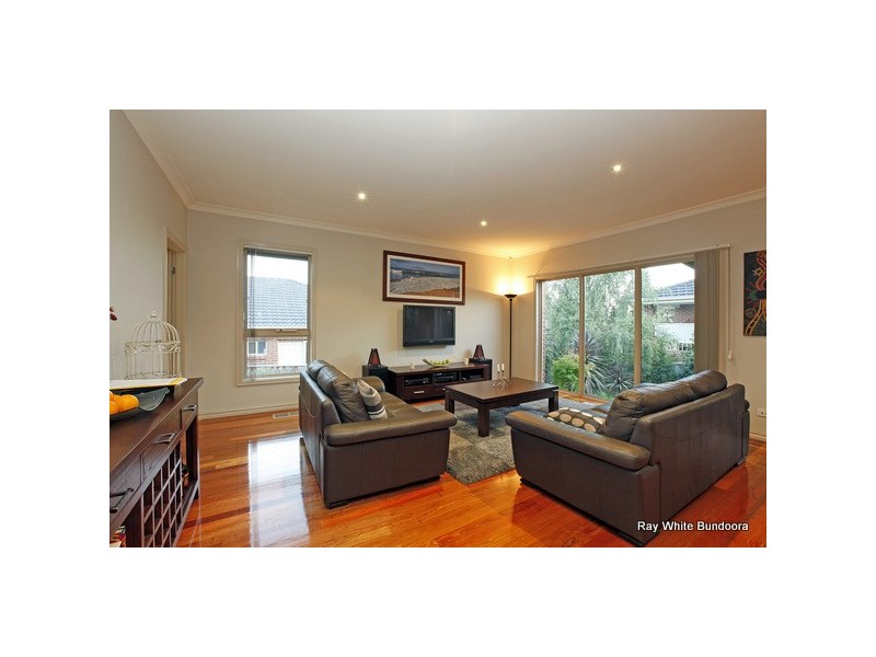 8 Thornholm Road, South Morang VIC 3752