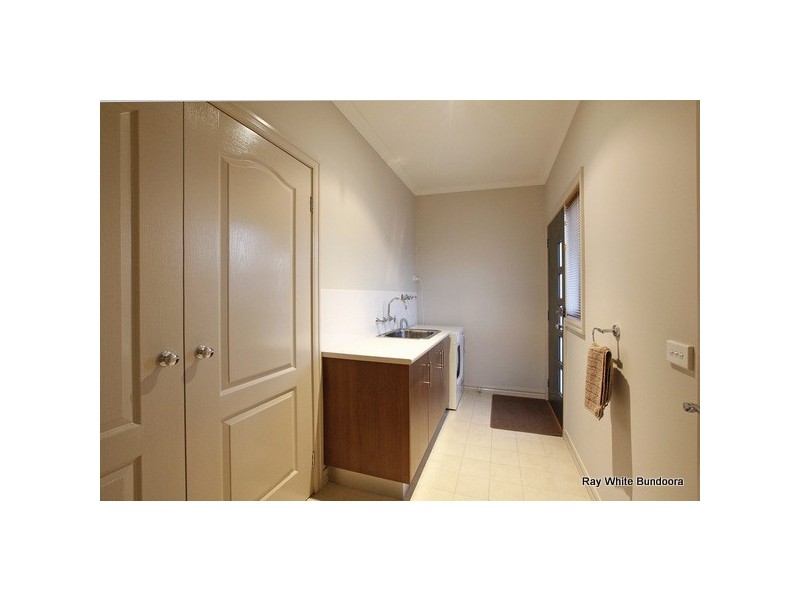 8 Thornholm Road, South Morang VIC 3752