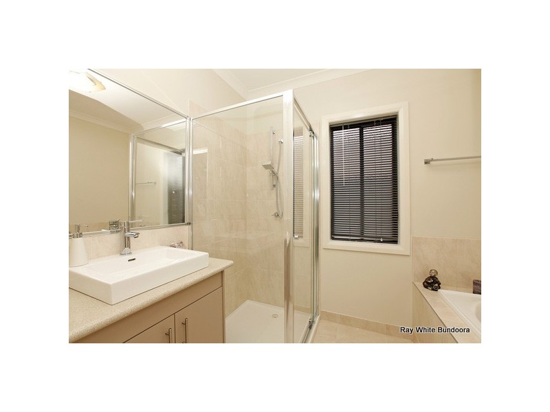 32 Barmah Drive, South Morang VIC 3752