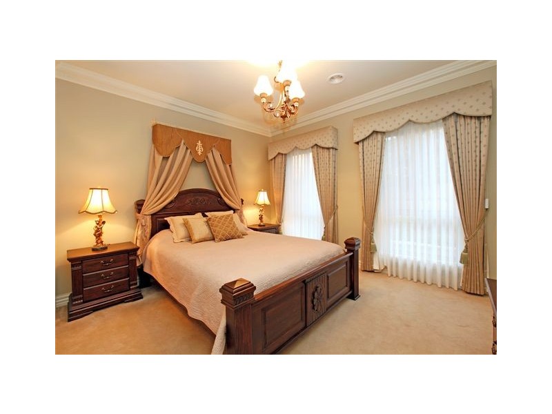 60 Brentwick Drive, Greensborough VIC 3088