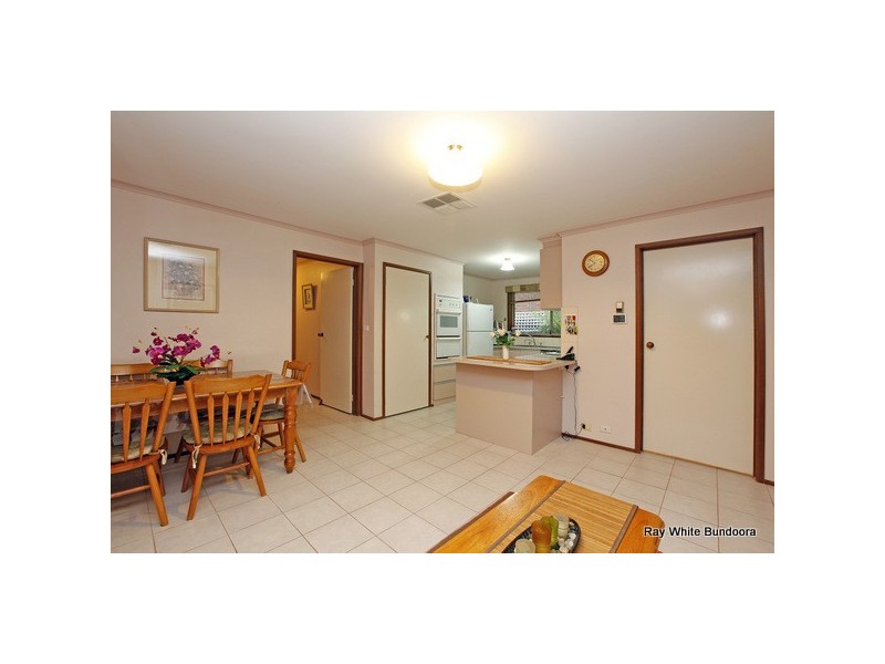 32 Crampton Crescent, Mill Park VIC 3082