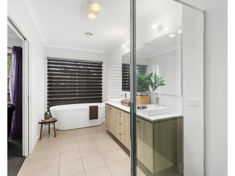 40 Bedervale Loop, Doreen VIC 3754