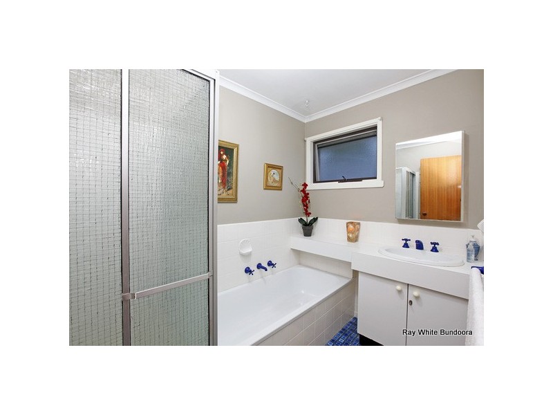 12 Allumba Drive, St Helena VIC 3088