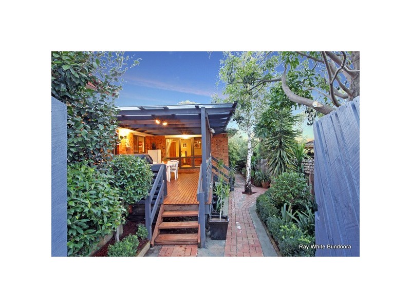 12 Allumba Drive, St Helena VIC 3088