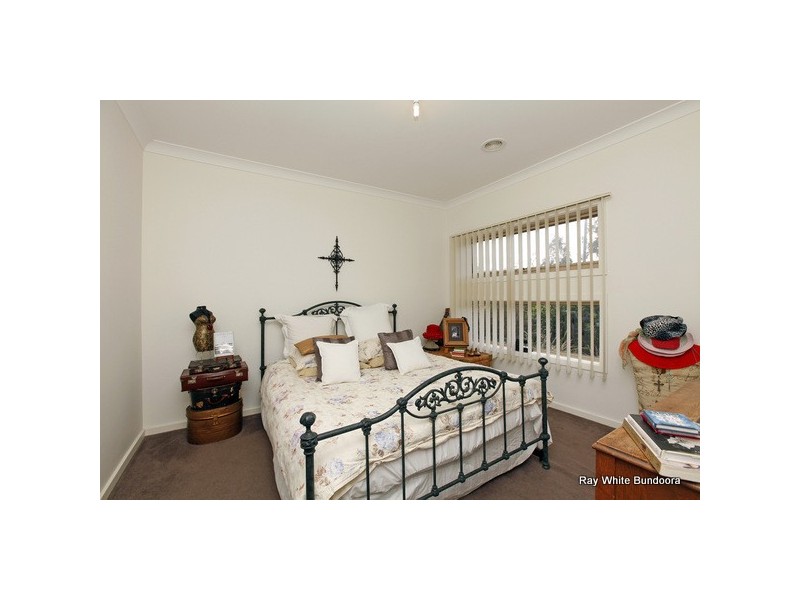 8 Broxburn Walk, Epping VIC 3076