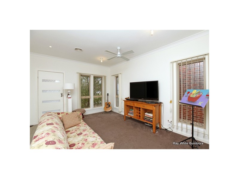 8 Broxburn Walk, Epping VIC 3076