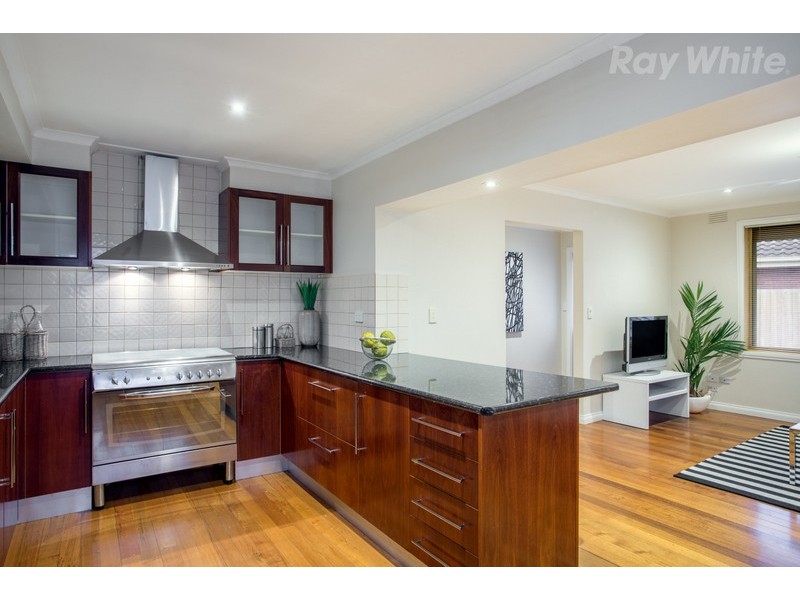 112 Darebin Drive, Thomastown VIC 3074