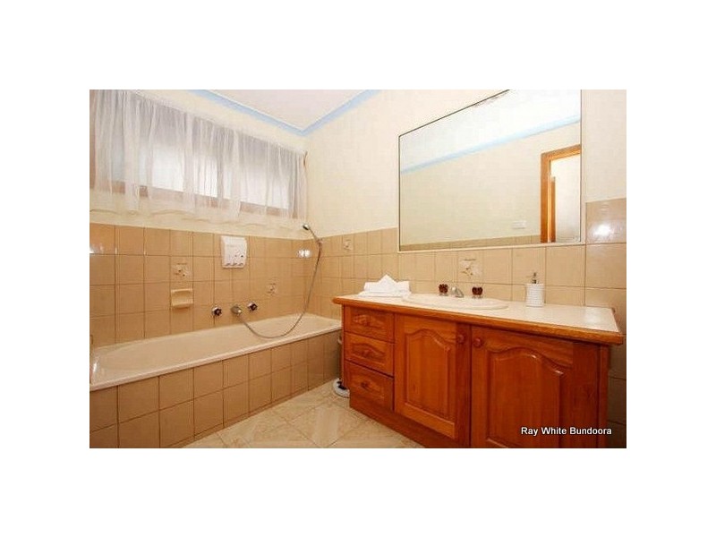 27 Azalea Avenue, Mill Park VIC 3082