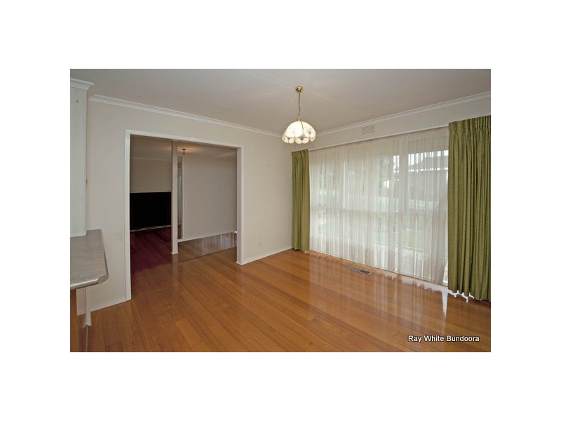 17 Golf Avenue, Kingsbury VIC 3083