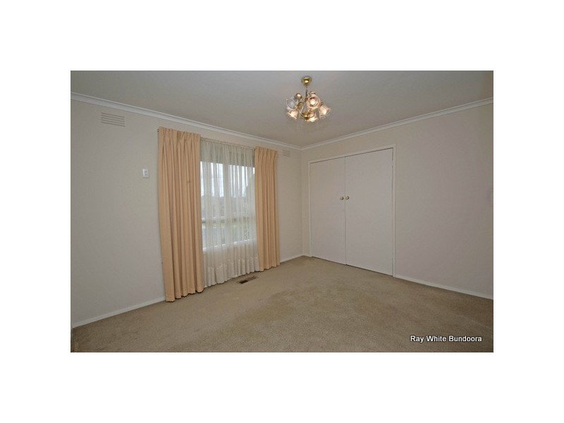 17 Golf Avenue, Kingsbury VIC 3083