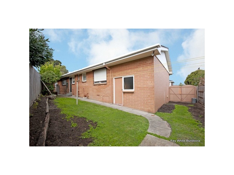 17 Golf Avenue, Kingsbury VIC 3083