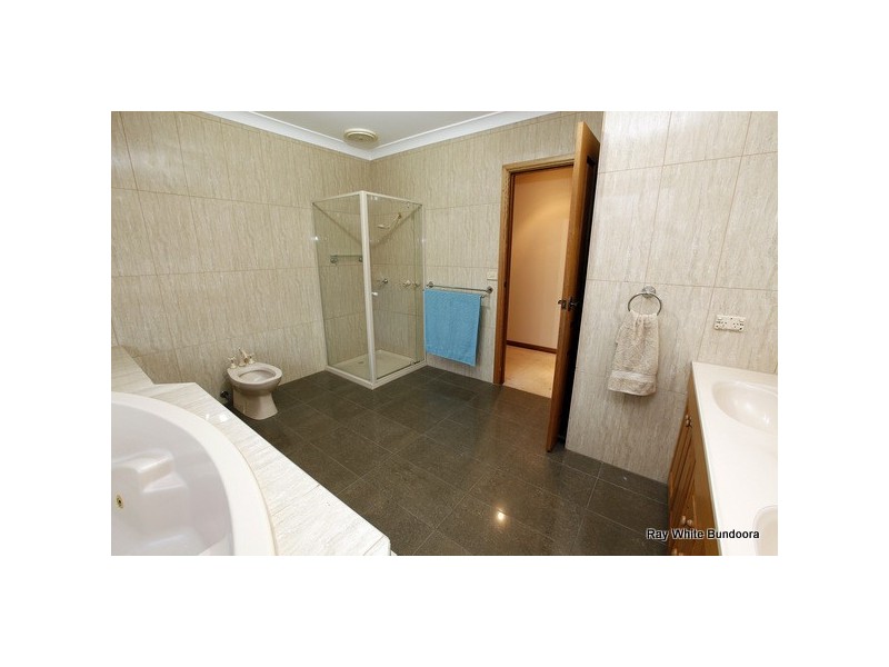 25 Cambriam Court, Eltham North VIC 3095