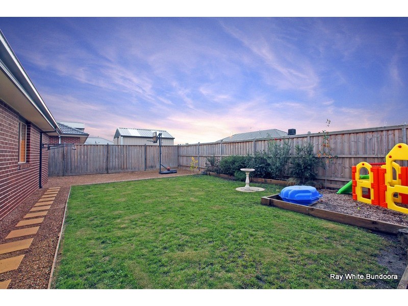 142 Overland Drive, Doreen VIC 3754