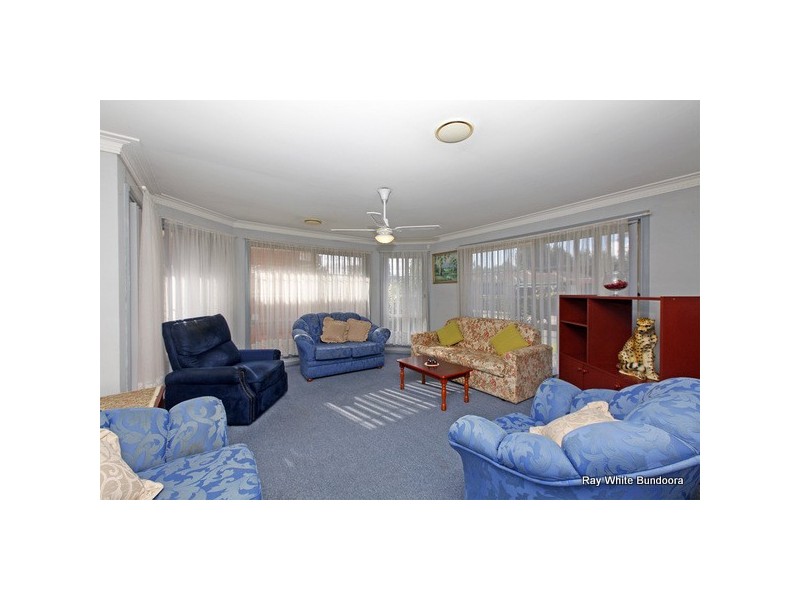 1/15 Woolnough Drive, Mill Park VIC 3082
